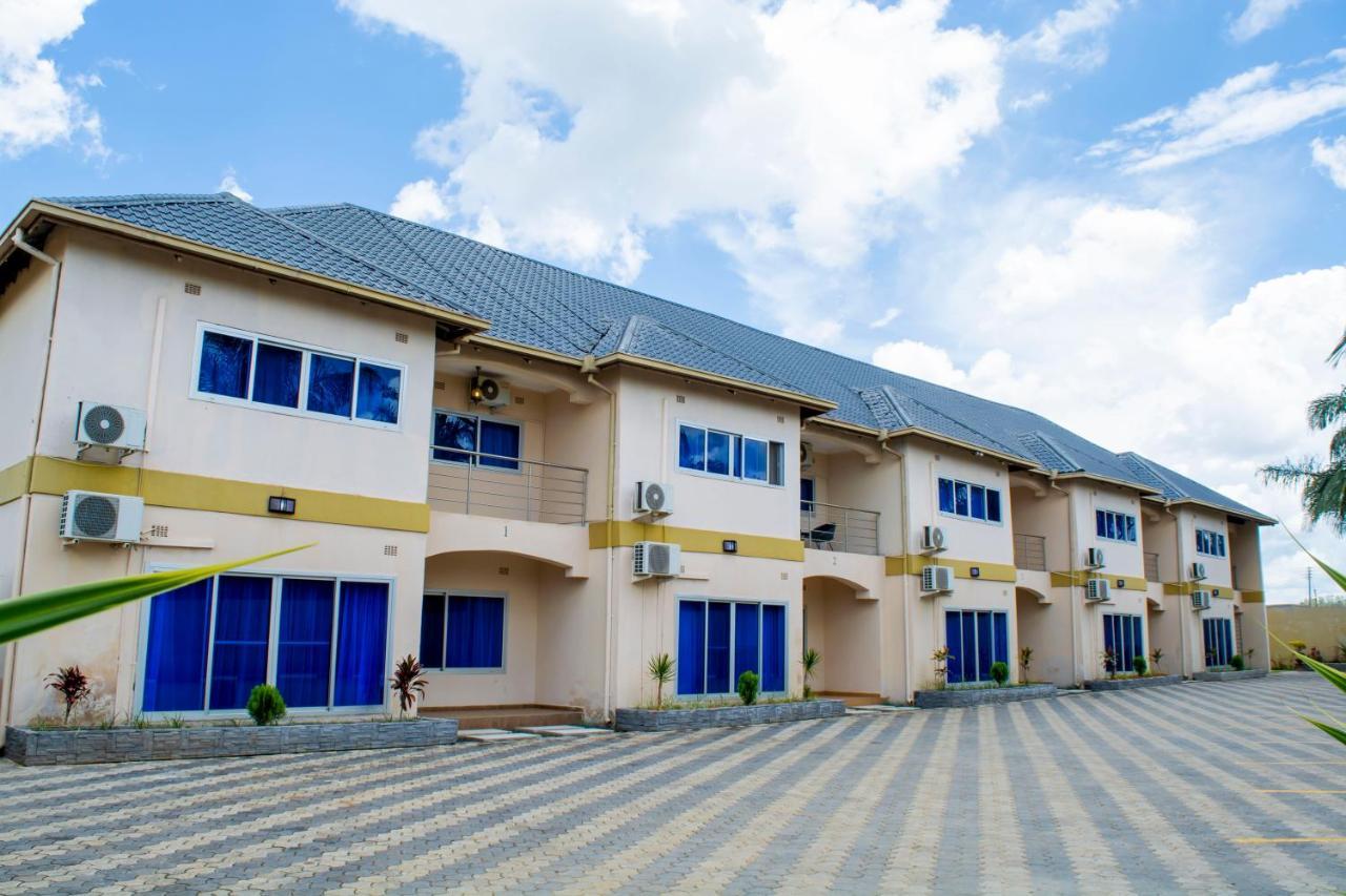 Royal Villa Suites Lusaka Exterior foto