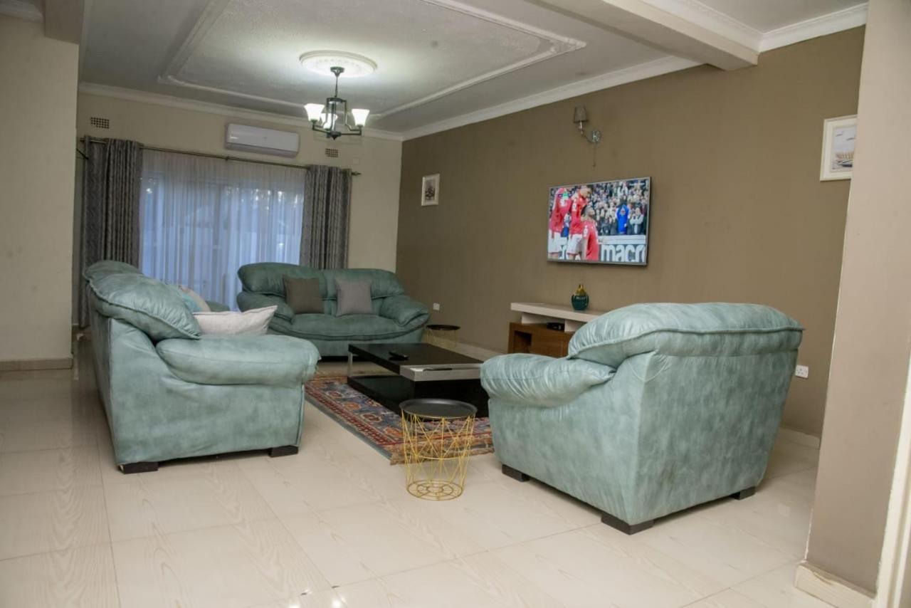 Royal Villa Suites Lusaka Exterior foto